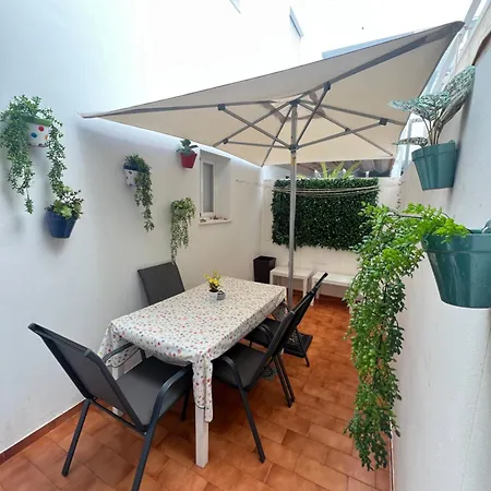 아파트 Apartamento*carolapo*con Patio Interior Y Garage *